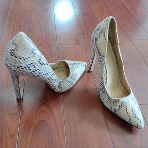 Olivia Jaymes Snake Skin Pumps Sz 7